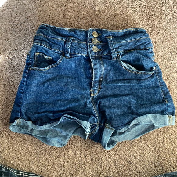 Denim shorts - Picture 1 of 4